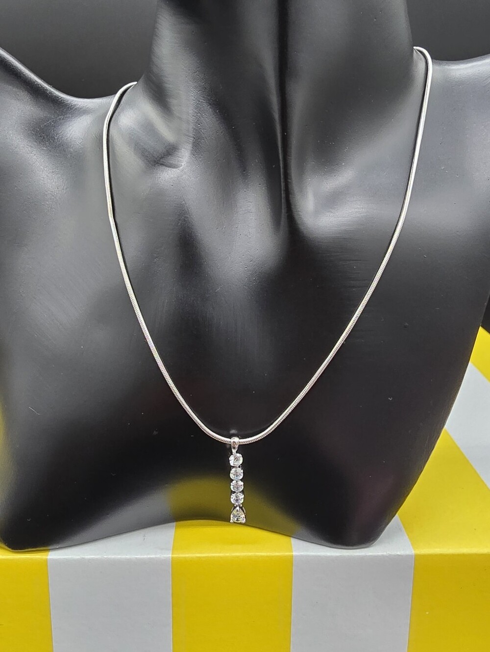 Elegant Sterling Silver Necklace with Clear Crystal Pendant #005